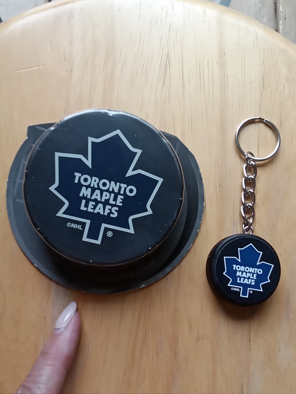 Toronto Maple Leafs NHL Fan Pack Puck And Keychain